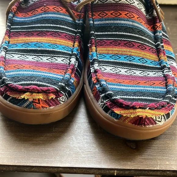 Twisted X Multicolor Fringe Moccasin Sneakers - Picture 3 of 10
